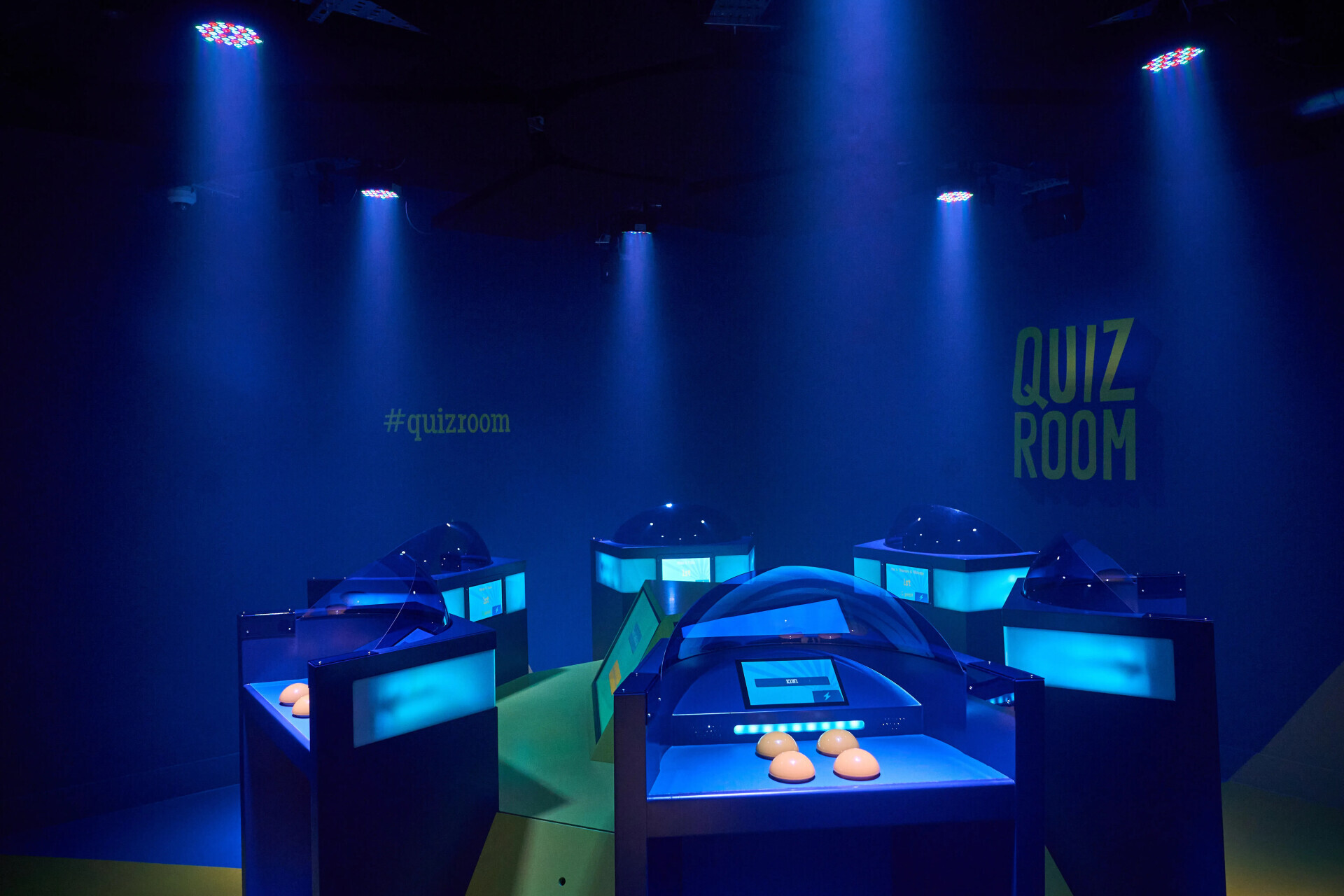 Quiz Room team building
